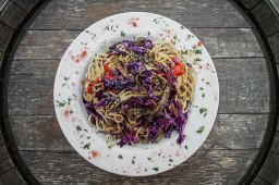 Fideos salteados