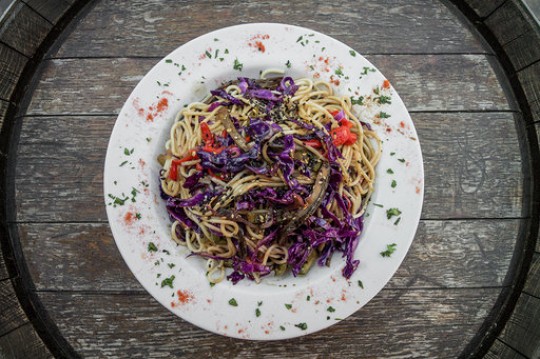 Fideos salteados